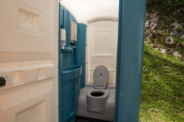 Porta potty delivery and setup in Liberty, PA